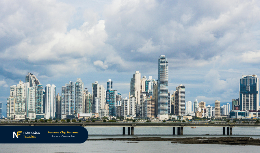 Panama City skyline with modern skyscrapers – tax-friendly destination in Panama for digital nomads and offshore companies