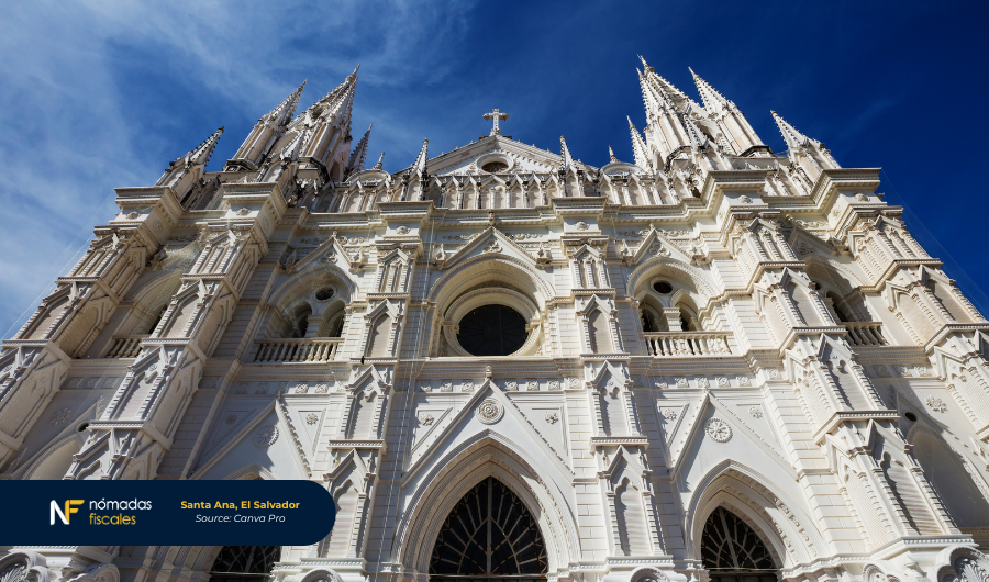 The Monument to the Divine Savior of the World in San Salvador, El Salvador – emerging tax-friendly destination for digital nomads and international investors
